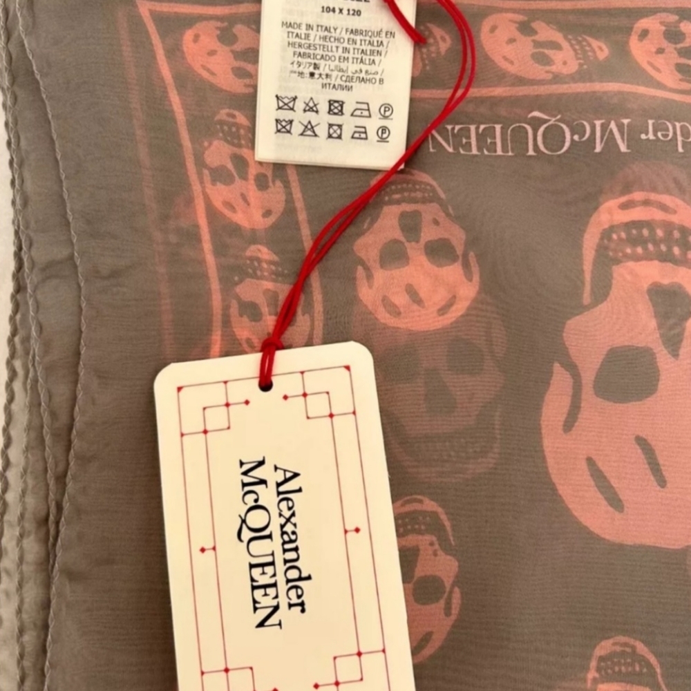 NWT ALEXANDER MCQUEEN Muted Silk Chiffon Skull Scarf Grey / Pink 💫HOST PICK💫 - Picture 5 of 7
